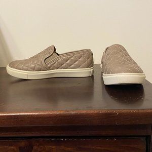 STEVE MADDEN ECENTRCQ Slip On Sz 6.5